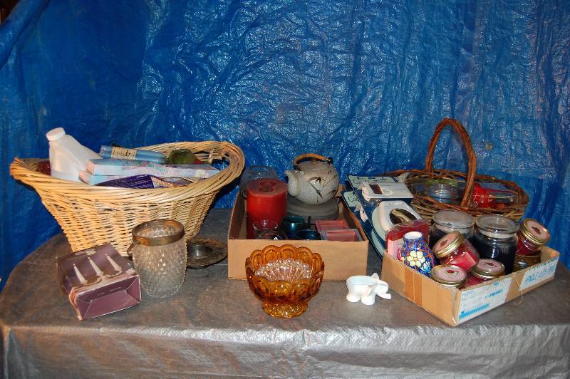 lot 318 image: Candle Crafting Lot