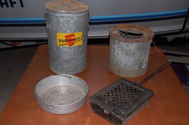 lot 325 image: Vintage Metalware