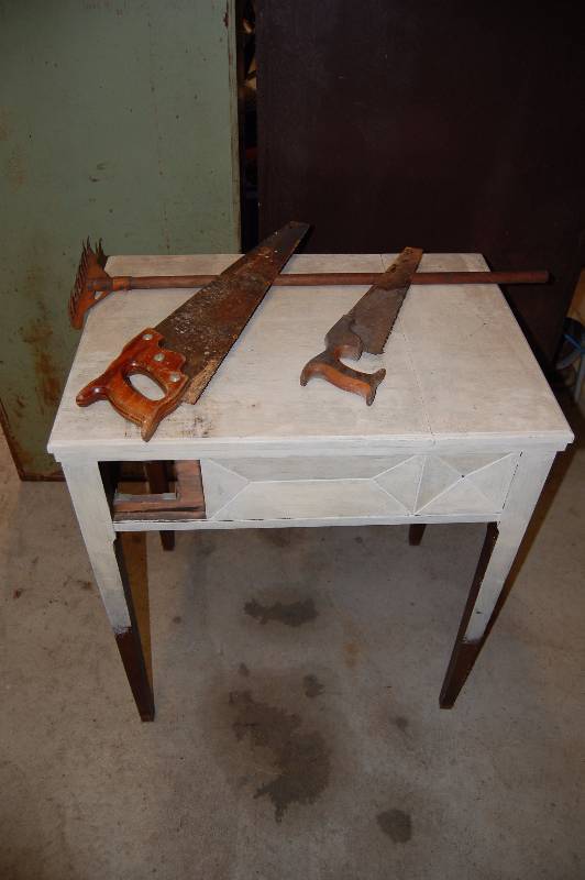 lot 347 image: Sewing Machine Table and Saws