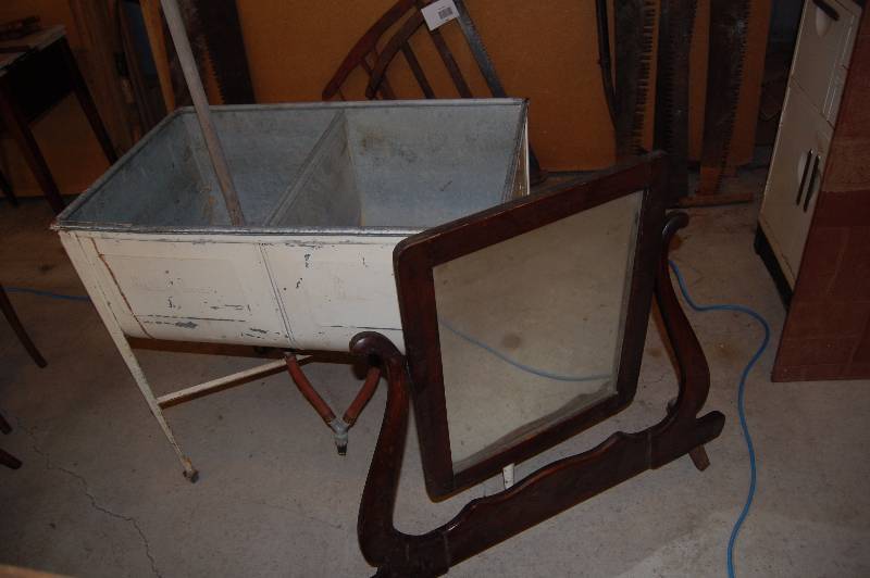 lot 348 image: Vintage Laundry Tub and Dresser Mirror