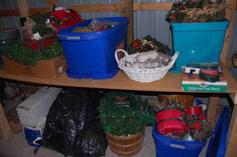 lot 367 image: HUGE Christmas Lot