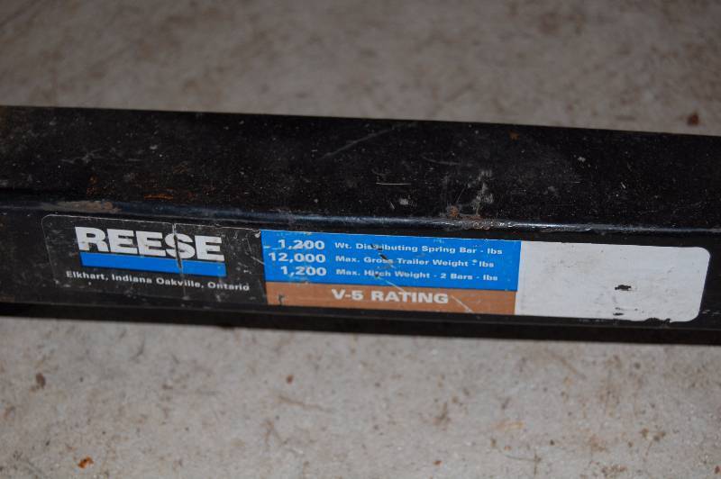 lot 379 image: Equalizer Hitch