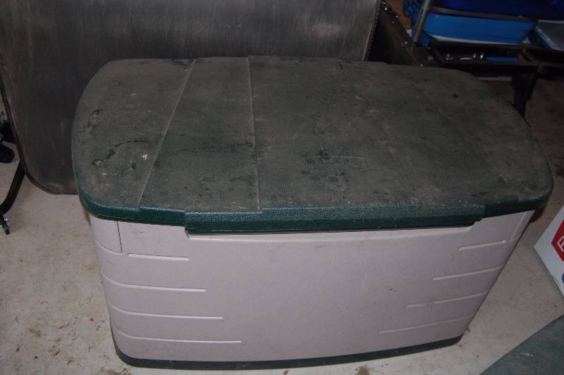 lot 382 image: Yard Storage Bin
