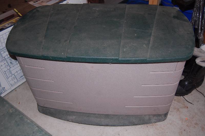 lot 383 image: Yard Storage Bin