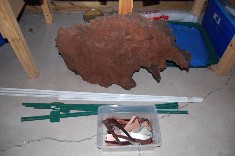 lot 386 image: Wood Board and Metal Brackets