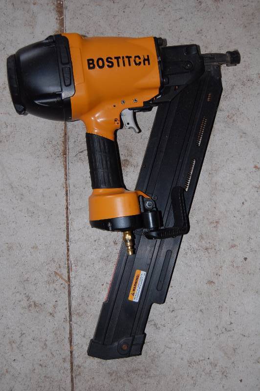 lot 390 image: Nail Gun