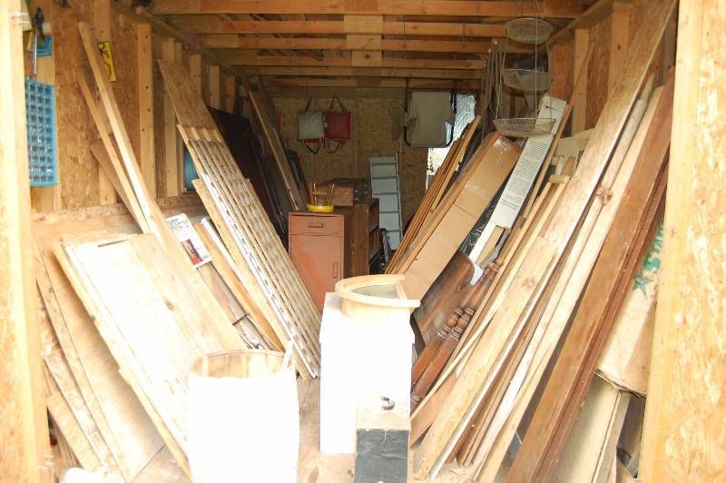 lot 400 image: Contents of Shed
