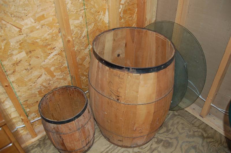 lot 405 image: Barrels