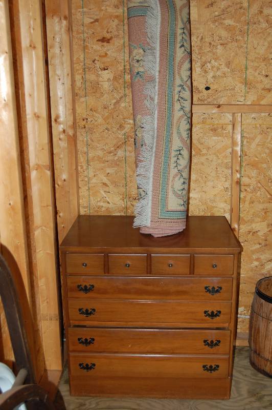 lot 406 image: Dresser and Rug