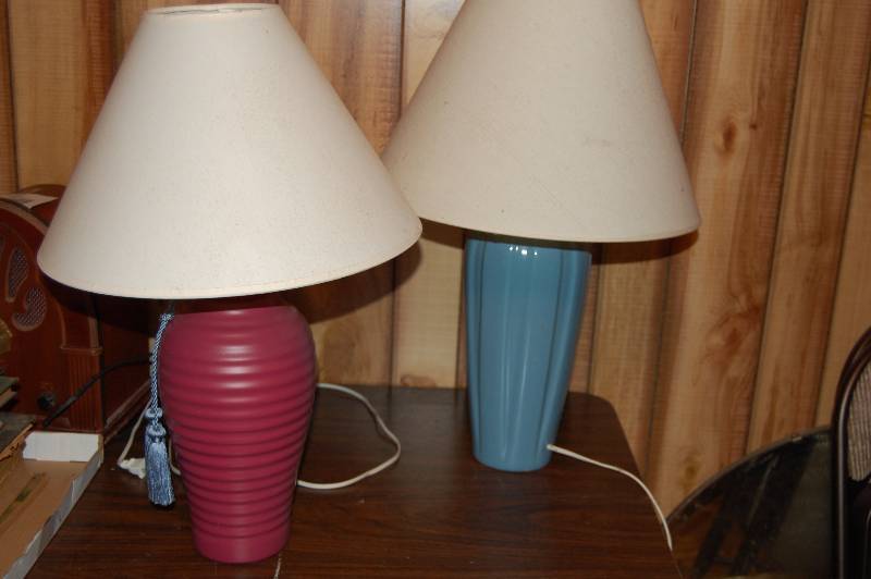 lot 427 image: Lamps