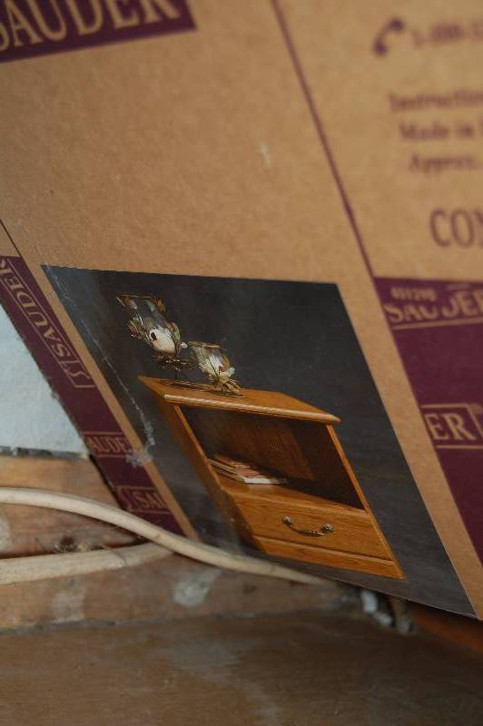 lot 438 image: Nightstands and Lamps