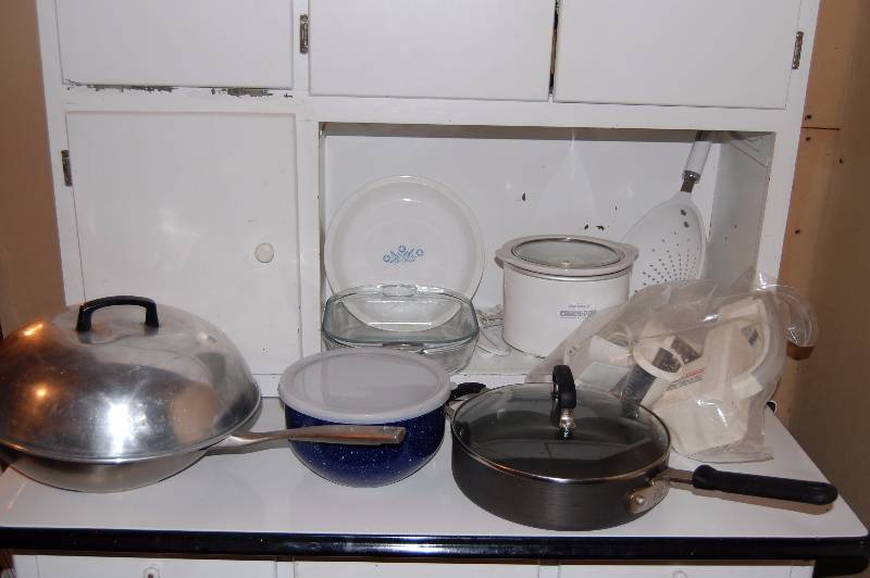 lot 441 image: Lot of Assorted Kitchenware