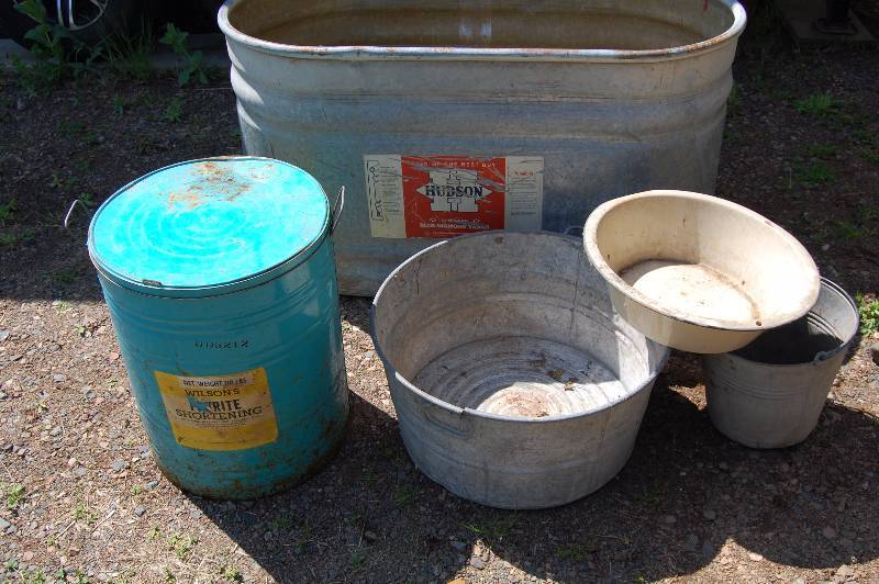 lot 451 image: Lot of Washtubs