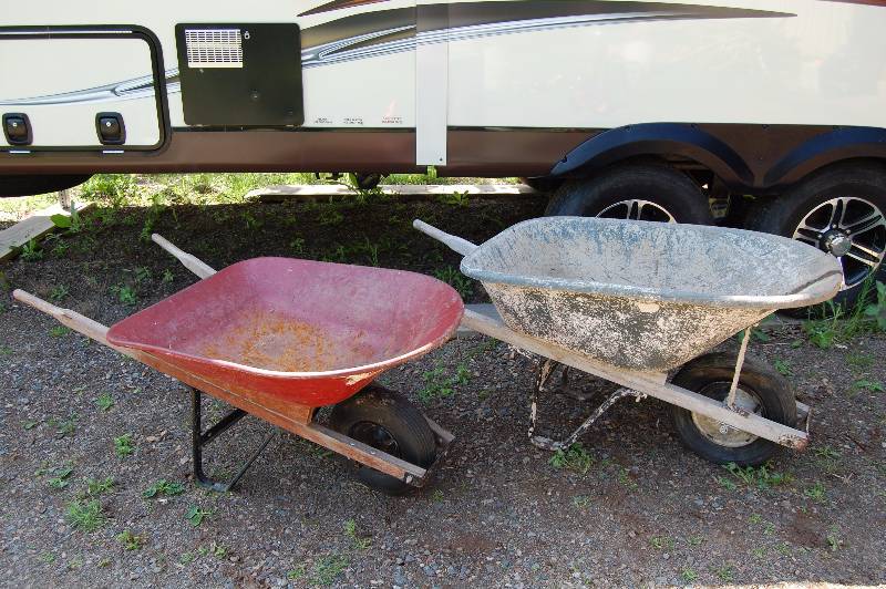 lot 458 image: Wheelbarrows