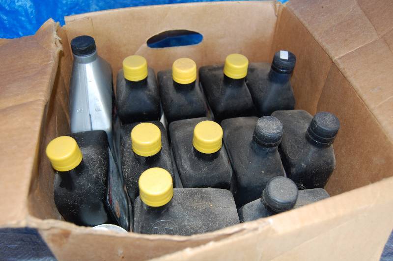 lot 468 image: Assorted Motor Oil