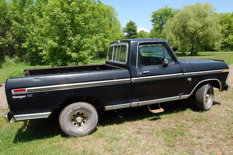lot 2 image: 1974 Ford F100