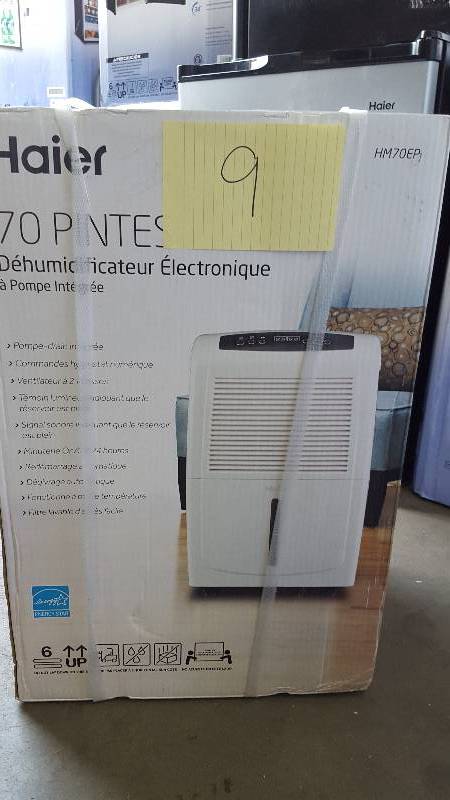 lot 9 image: Haier HM70EP 70 Pint Humidifier with humidistat New