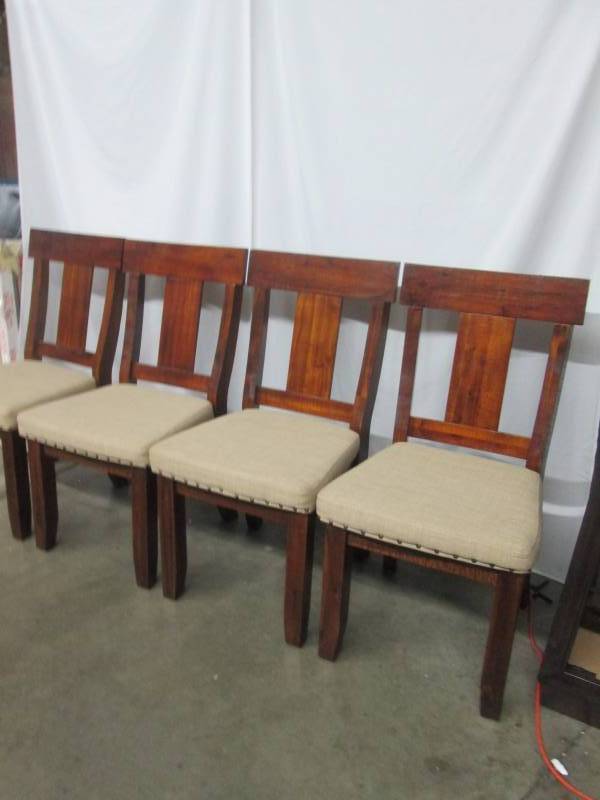 lot 5 image: Four Dining Room Chairs
