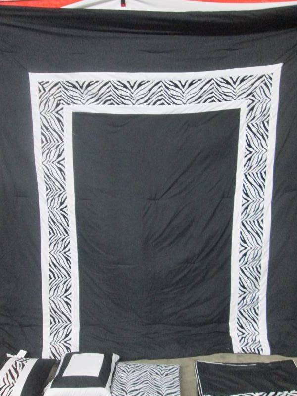lot 28 image: Alcove Nairobe Bedroom Super Set - Cali. King