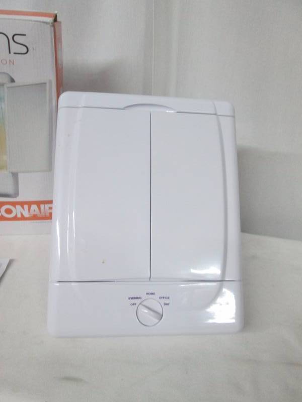 lot 65 image: Conair Double-Sided Lighted Makeup Mirror