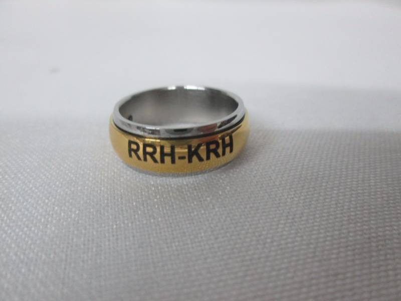 lot 86 image: Mens Stainless Steel Personalized Couples Spinner Band