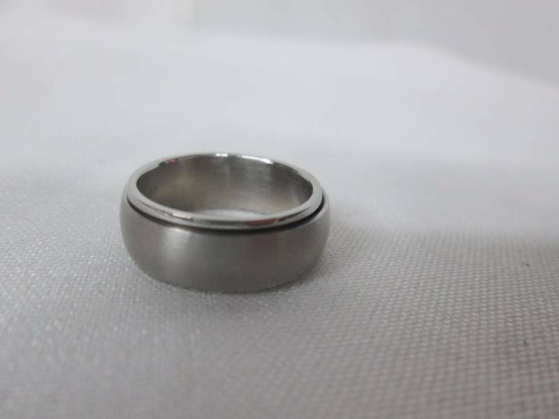 lot 91 image: Stainless Steel Mens Personalized Spinner Ring