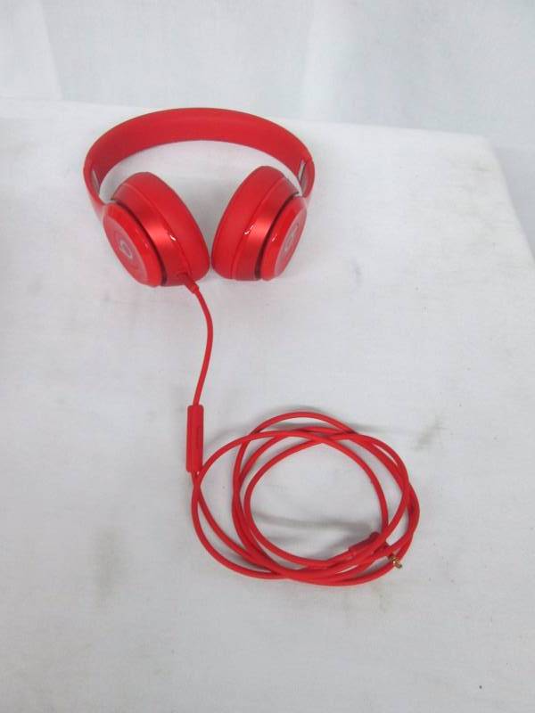 lot 3 image: Beats by Dr. Dre Solo 2 On-Ear Headphones