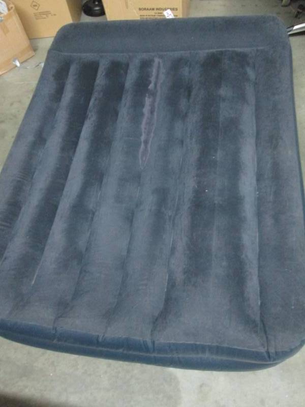 lot 47 image: Intex Queen Raised Airbed