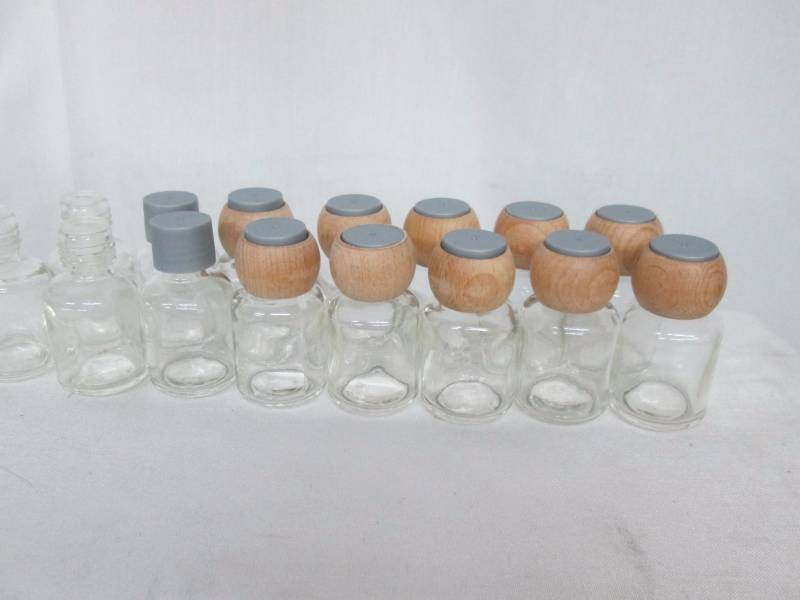 lot 53 image: 15 Small Glass Bottles