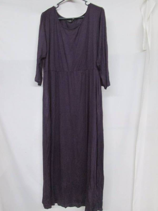 lot 60 image: Lola P Womens Dress
