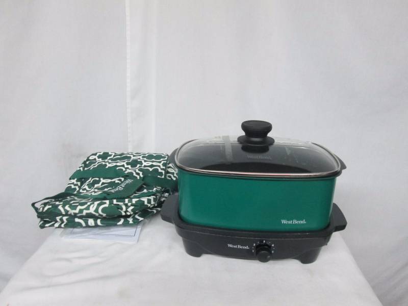 lot 56 image: West Bend 5-qt. Slow Cooker w Insulated Travel Tote