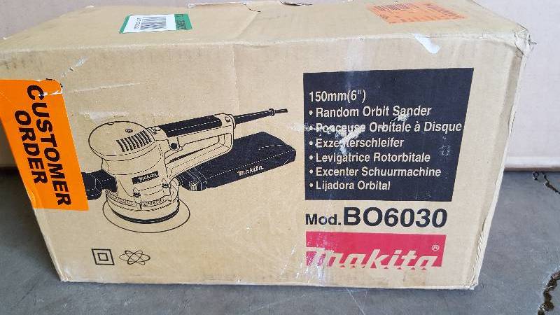 Makita Model BO6030 Random Orbit Sander