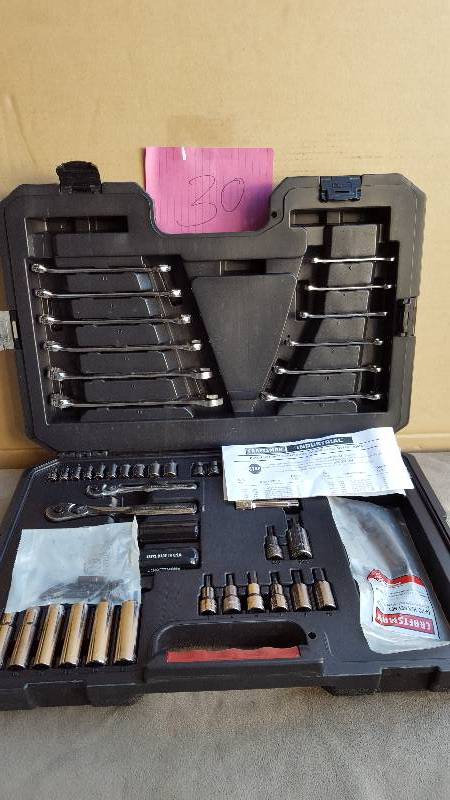 Craftman 77 Pc Tool Set New