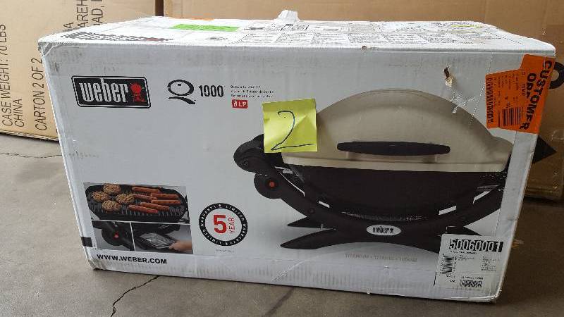 lot 2 image: Weber 50060001 Q1000 Liquid Propane Grill