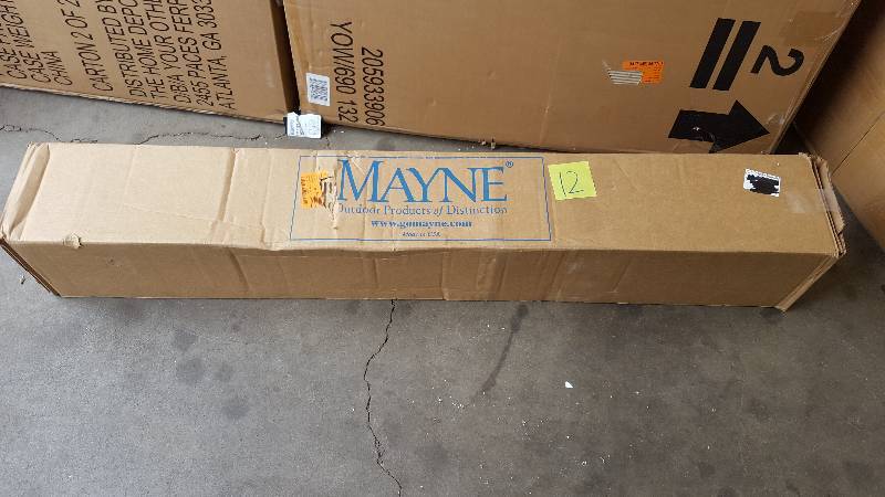 lot 12 image: Mayne Signature Lamp Post