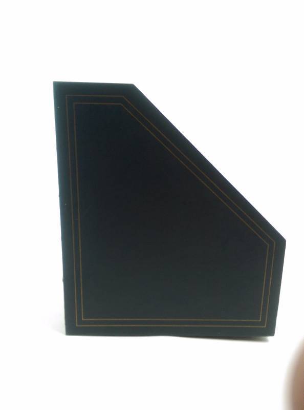 lot 195 image: History Channel Collectors Edition MagazineBook Holder