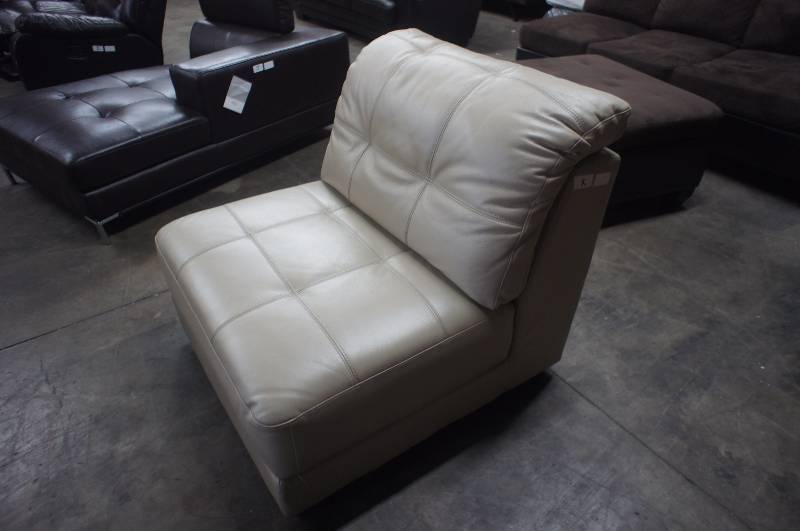 lot 21 image: 35 High End Beige Leather Chair. Dimensions 35W X 39D X 35T