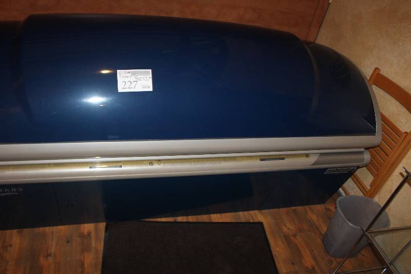 lot 227 image: Speed System ZX32 Series Tanning Bed