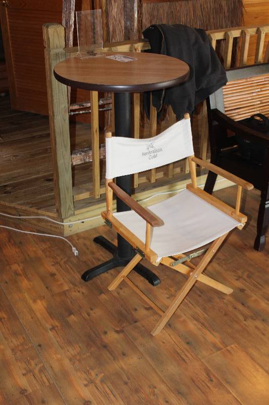 lot 263 image: Lot of (2) Furniture Including Directors Chair AND Round Table