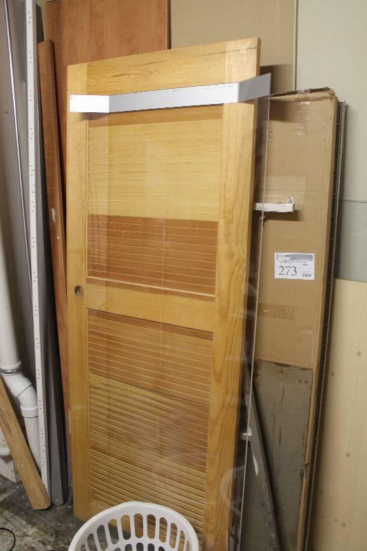 lot 273 image: Lot Including Racks AND Door AND Acrylic Panel
