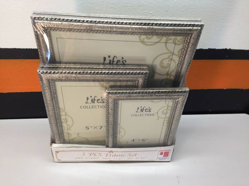 lot 12 image: PICTURE FRAMES ASSORTED SIZES