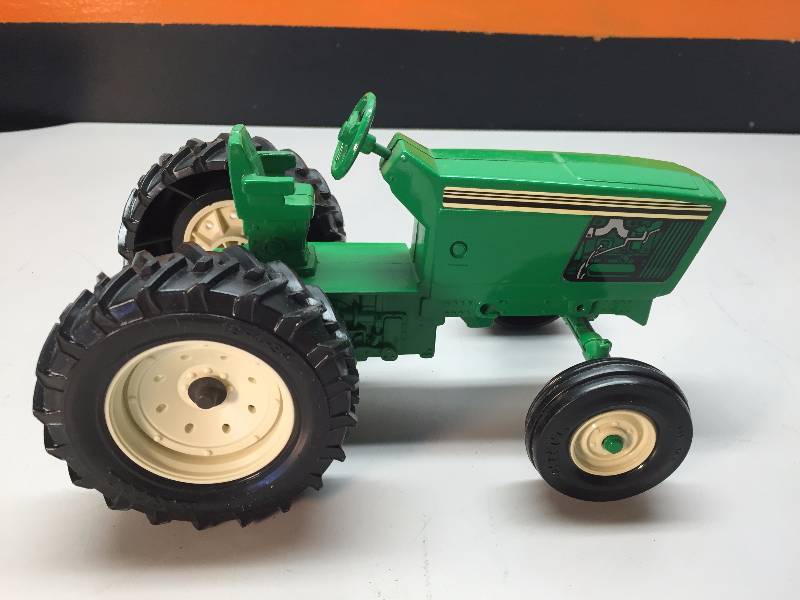 lot 19 image: TOYS 2 WAGONS, TRACTOR AND MANURE SPREDDER