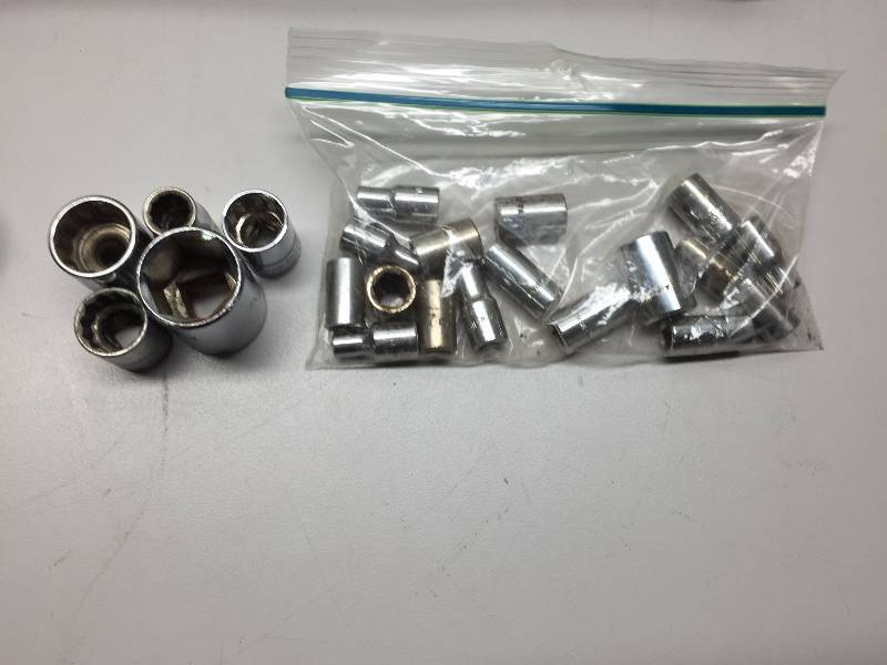 lot 43 image: RATCHET ,HAMMER, HACK SAW, SOCKETS