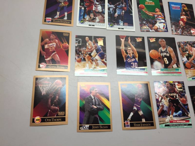 lot 85 image: BASKETBALL COLLECTOR CARDS