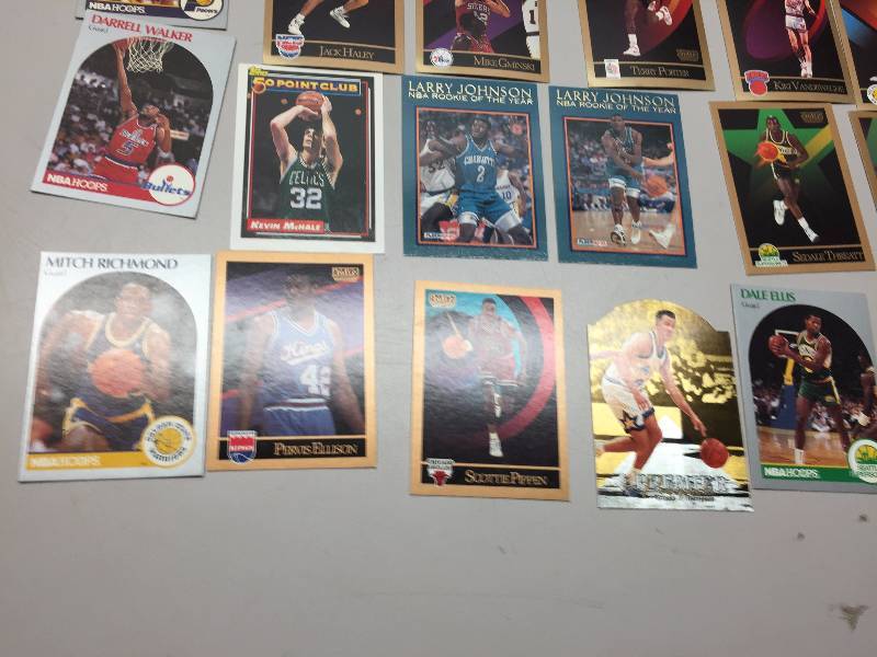 lot 86 image: BASKETBALL COLLECTOR CARDS