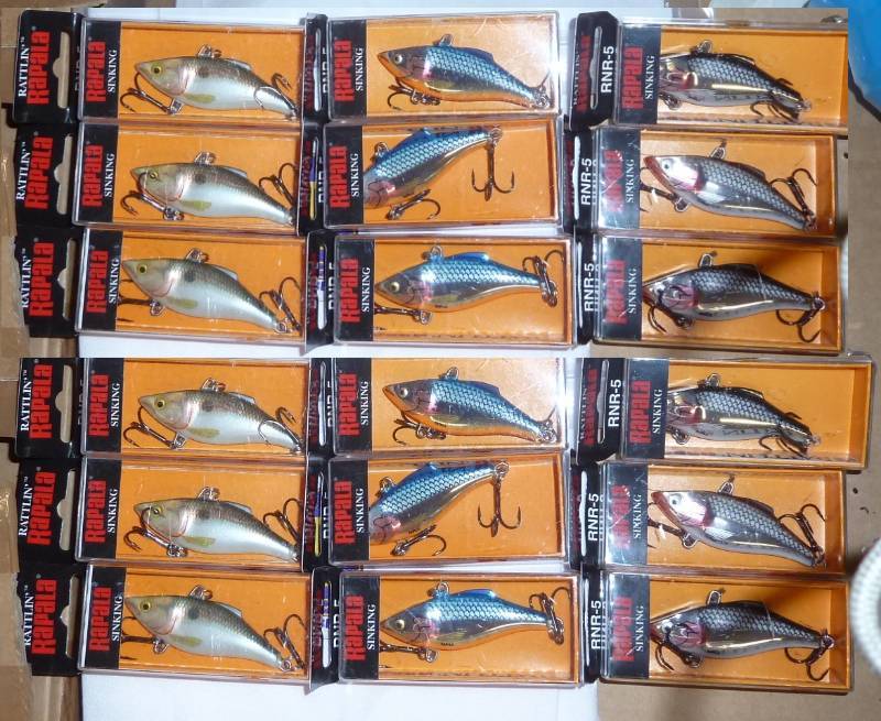 18 Rapala lures - 6 silver, 6 silve...