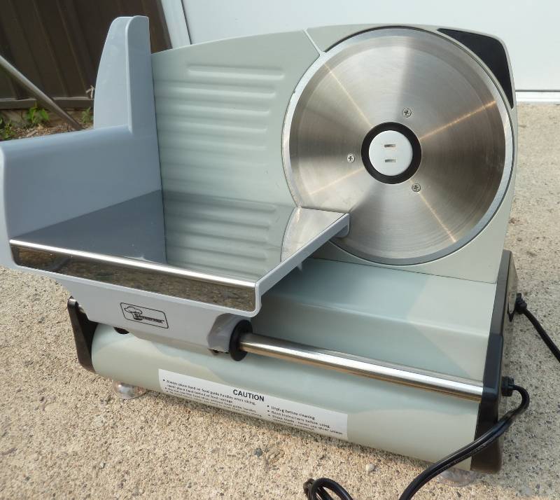 Savoureux Meat Slicer - like new...