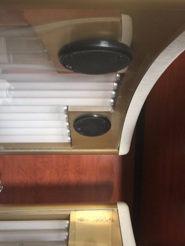 lot 10 image: Tan America VIP Gold 3200