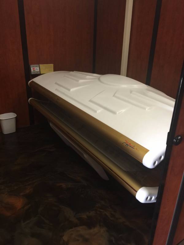 lot 11 image: Tan America VIP Gold 3200