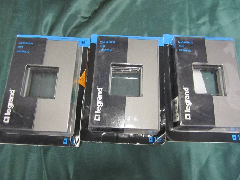Adorne gang 2 module  lot of 3 ...
